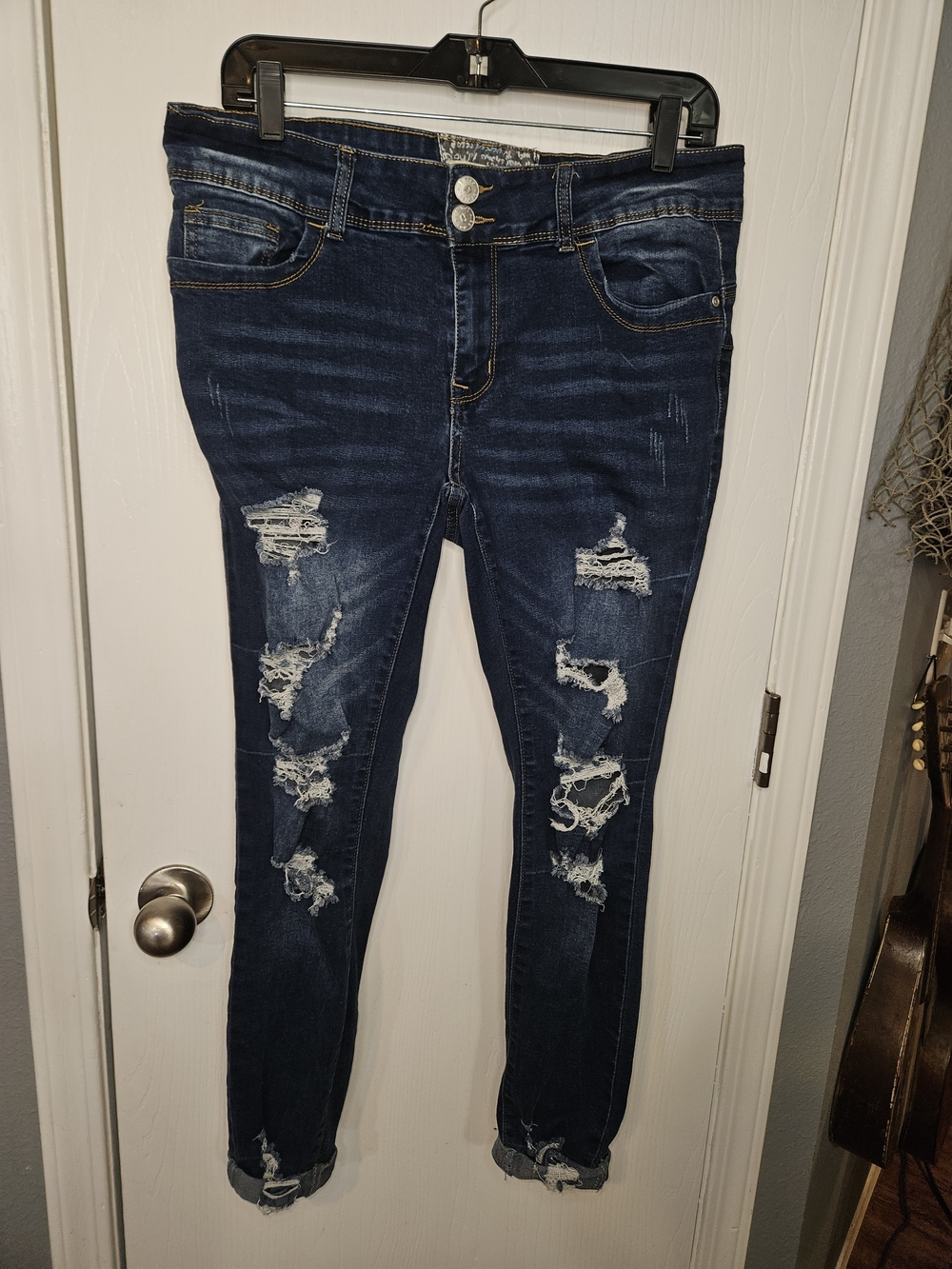 Dark Wash Distressed Women’s Jeans - Navy Blue